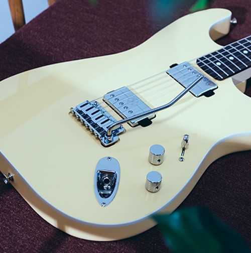 Fender Japan Scandal signature guitar
