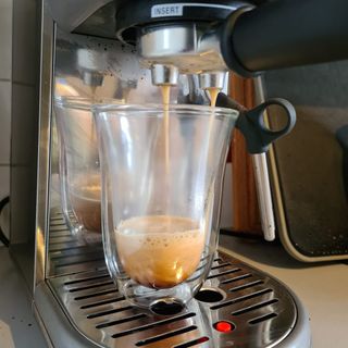 Making a double espresso in the Sage Bambino