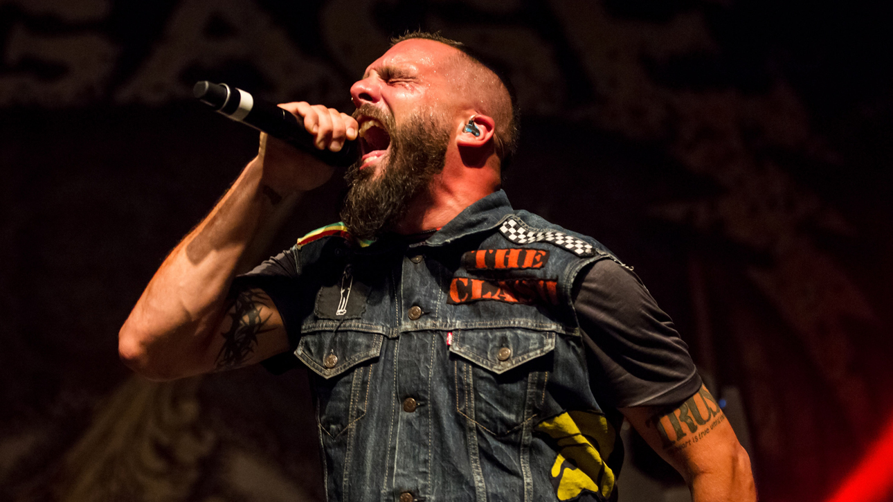 A picture of Jesse Leach performing live