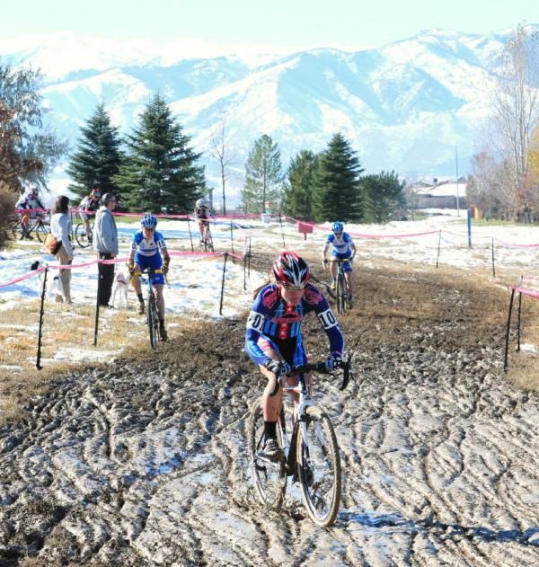 Katie Compton (Planet Bike) wasted no time riding away