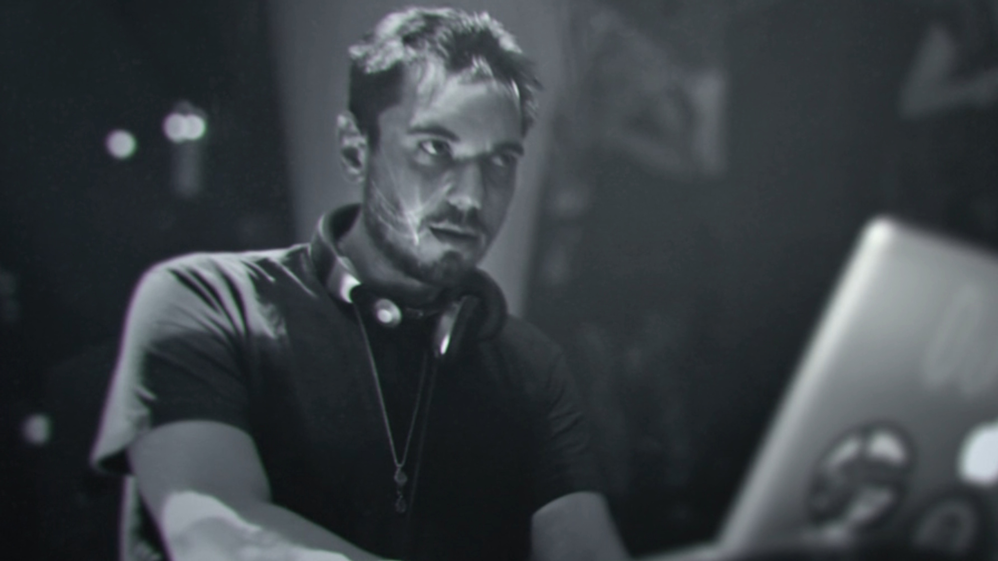 The late DJ AM (Adam Goldstein) is shown on the documentary Travis Barker: Louder Than Fear.