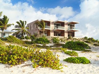 hero shot from the beach of Bay House by Blee Halligan in the Turks and Caicos Islands