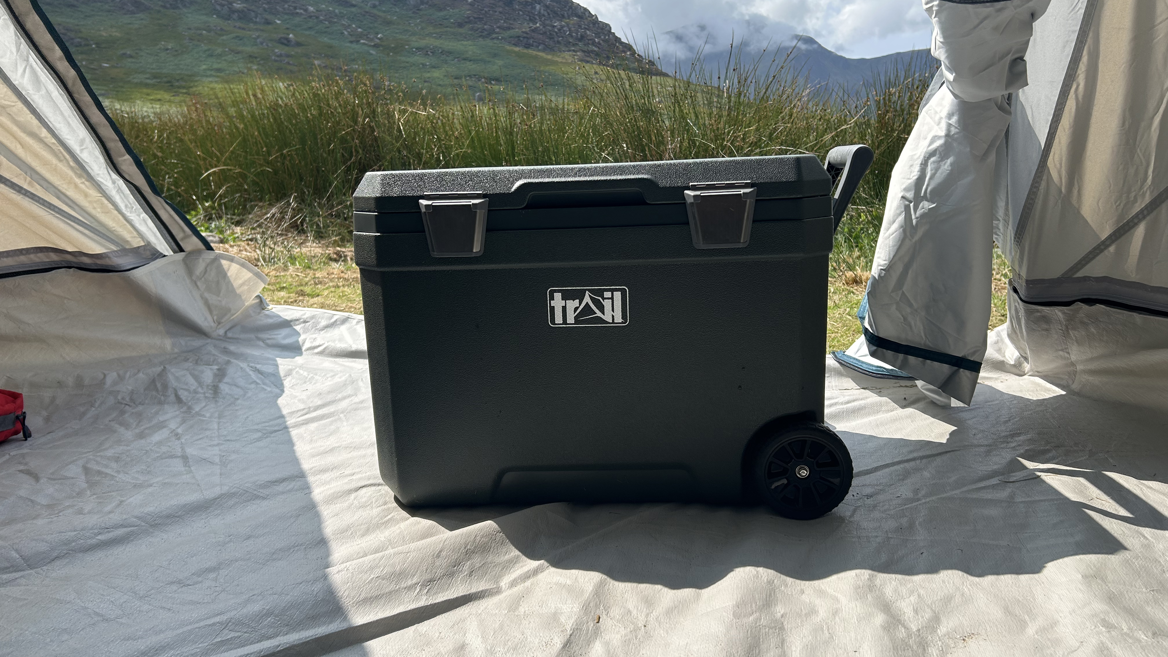 Trail Large 45L Cool Box on Wheels