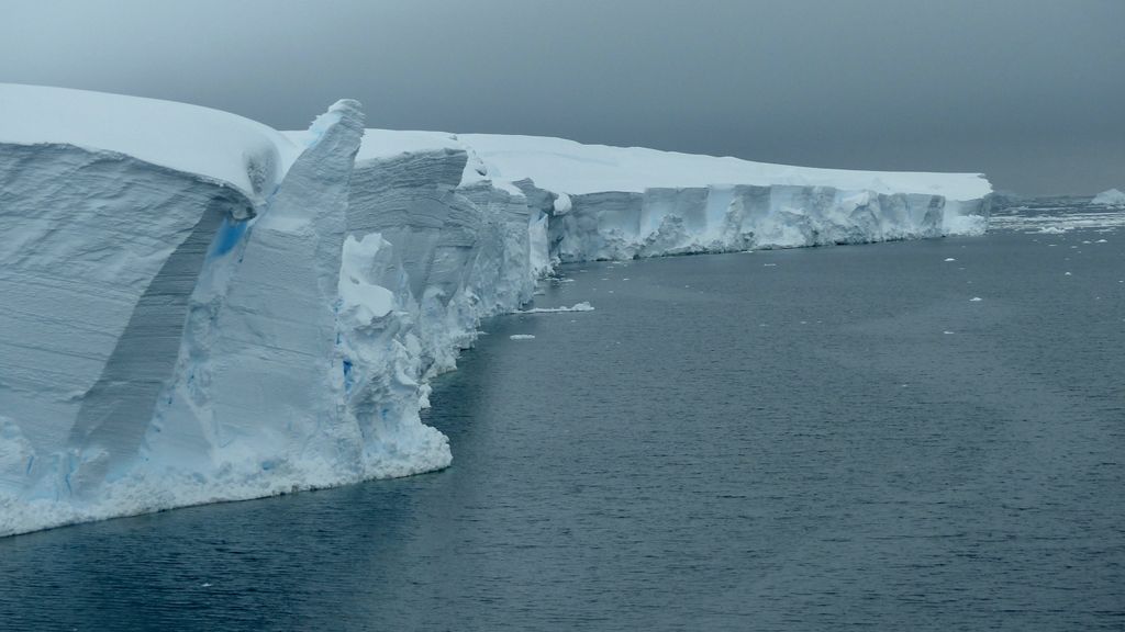 Antarctica's 'Doomsday Glacier' is hemorrhaging ice faster than in the ...