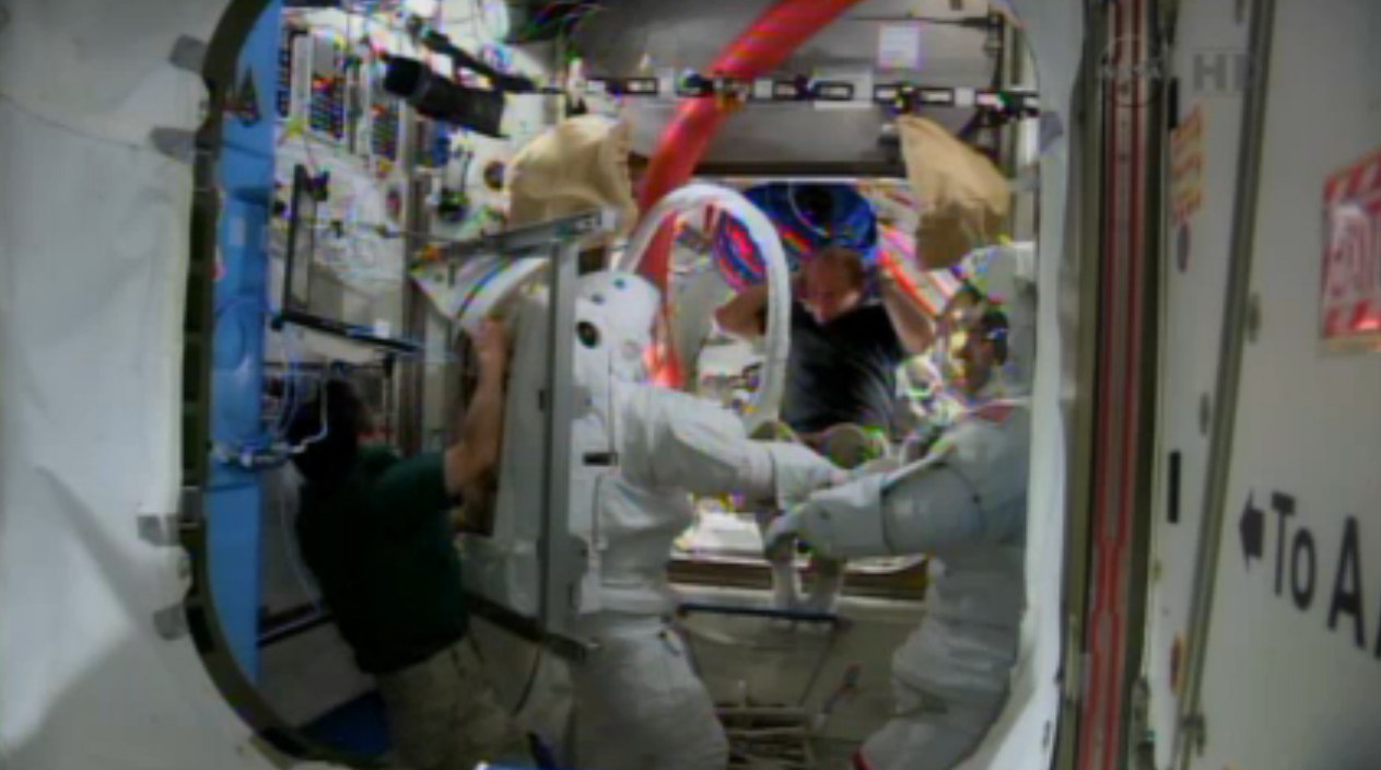 Astronauts Mastracchio and Hopkins Test Spacesuits on ISS