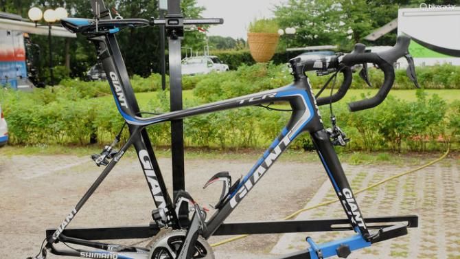 Giant-Shimano use their Bikesettings.com jig to fine tune rider's setup