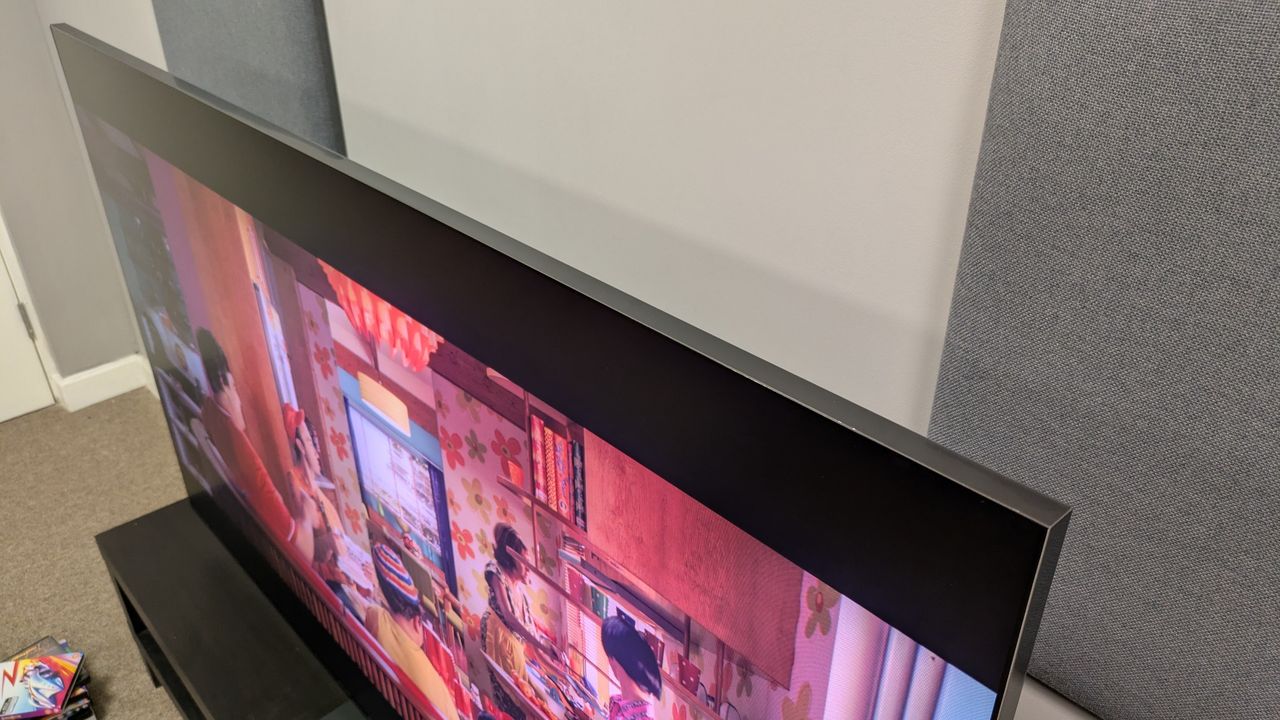 Samsung R95H frame from top angle