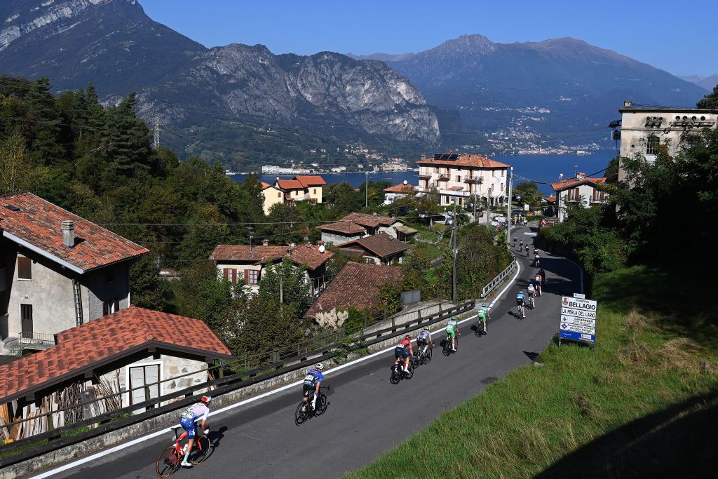 Nicolas Prodhomme (AG2R Citroen), Tobia Bauer and Nicola Conci (Alpencin-Deceuninck), Samuele Battistella (Astana Qazaqstan), Nicolo Buratti (Bahrain Victorious), Simon Geschke (Cofidis), Mattia Bais (EOLOKometa) in the breakaway