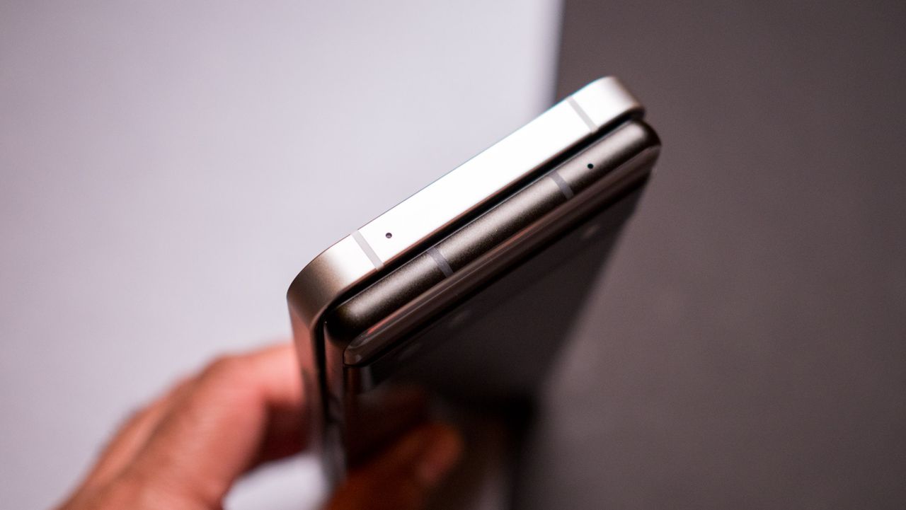 Nothing phone (1) vs. Google Pixel 6a