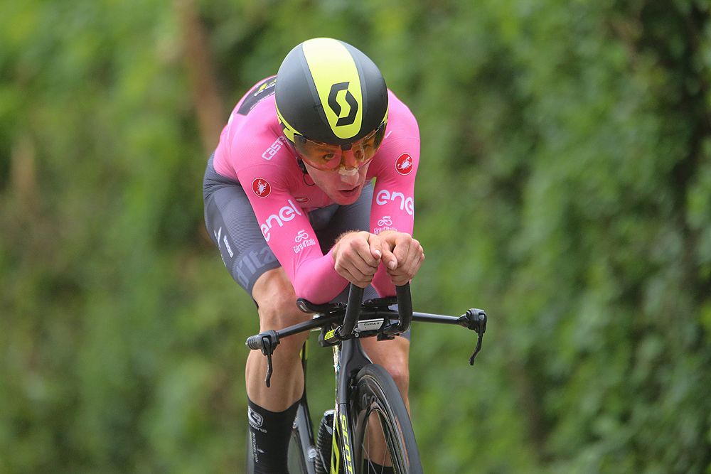 Simon Yates put in a strong ride at stage 16 time trial at the Giro d'Italia