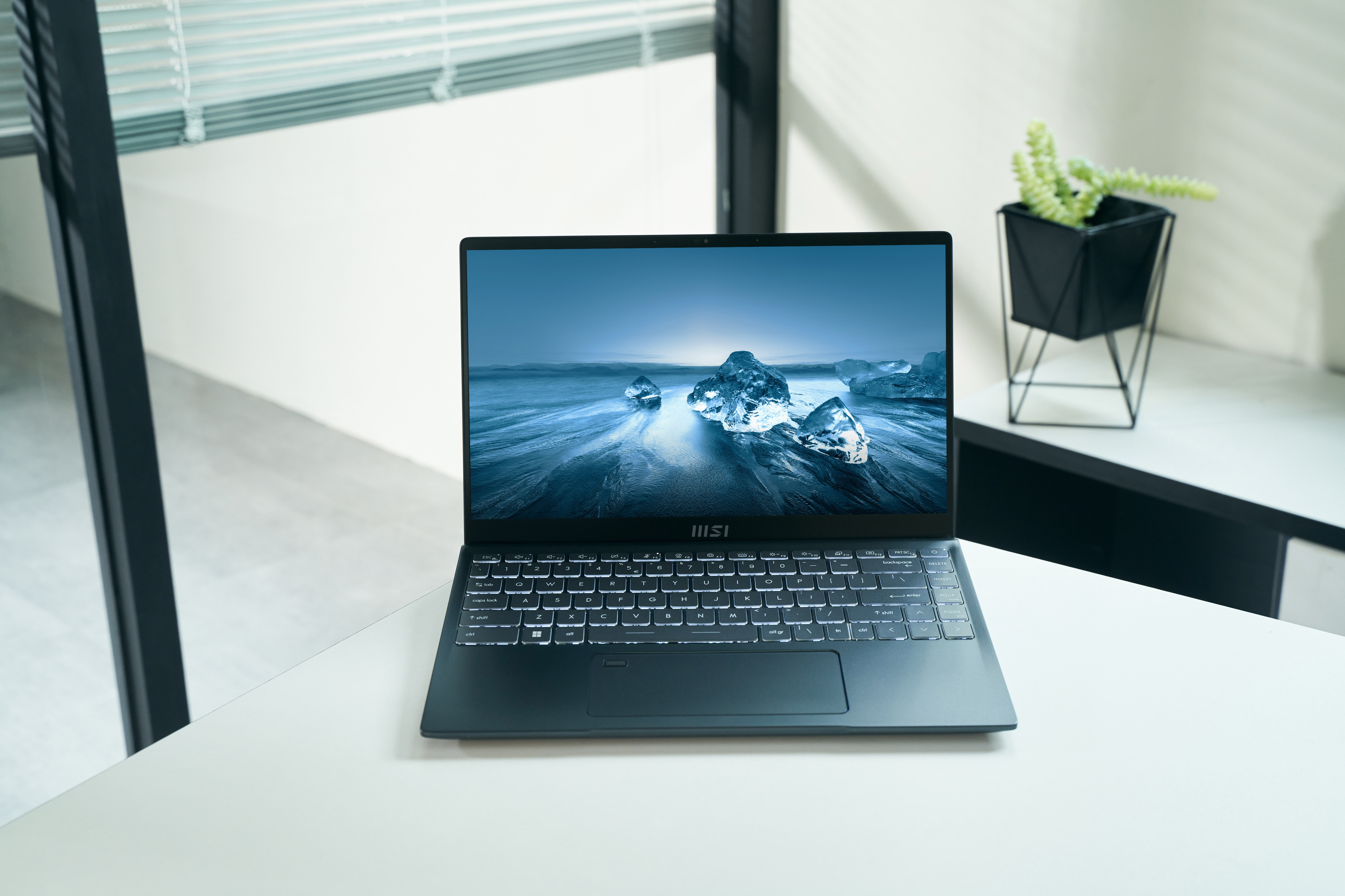 MSI Modern Summit Prestige