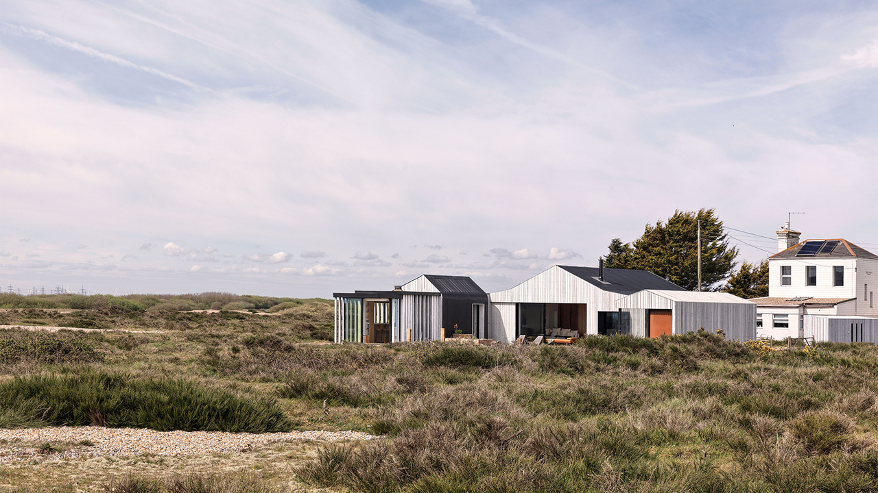 This coastal Dungeness house responds to the eerie ‘desert’ landscape