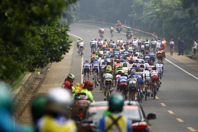 The peloton on stage 2