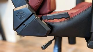 AndaSeat Kaiser Frontier reclining lever.