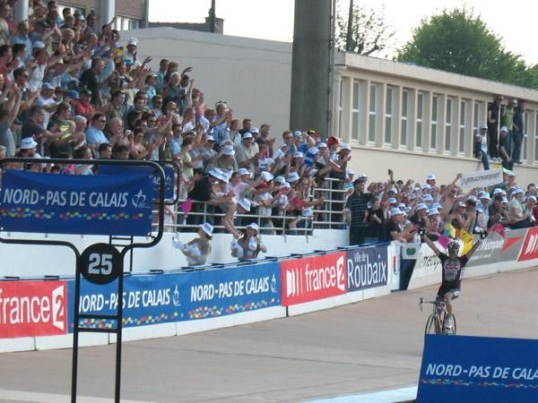 O'Grady wins on the Roubaix velodrome.