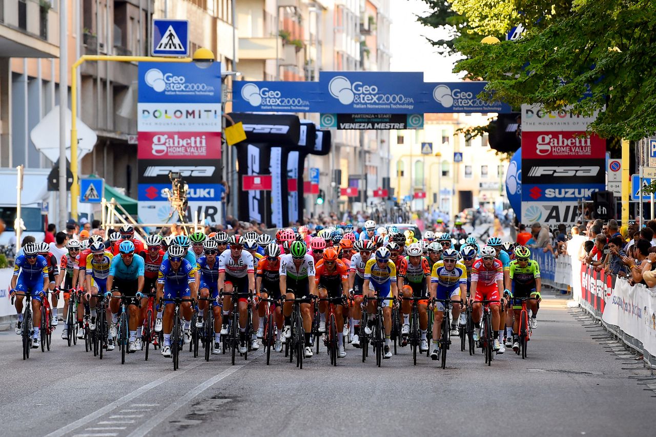 The criterium in the Adriatica Ionica Race