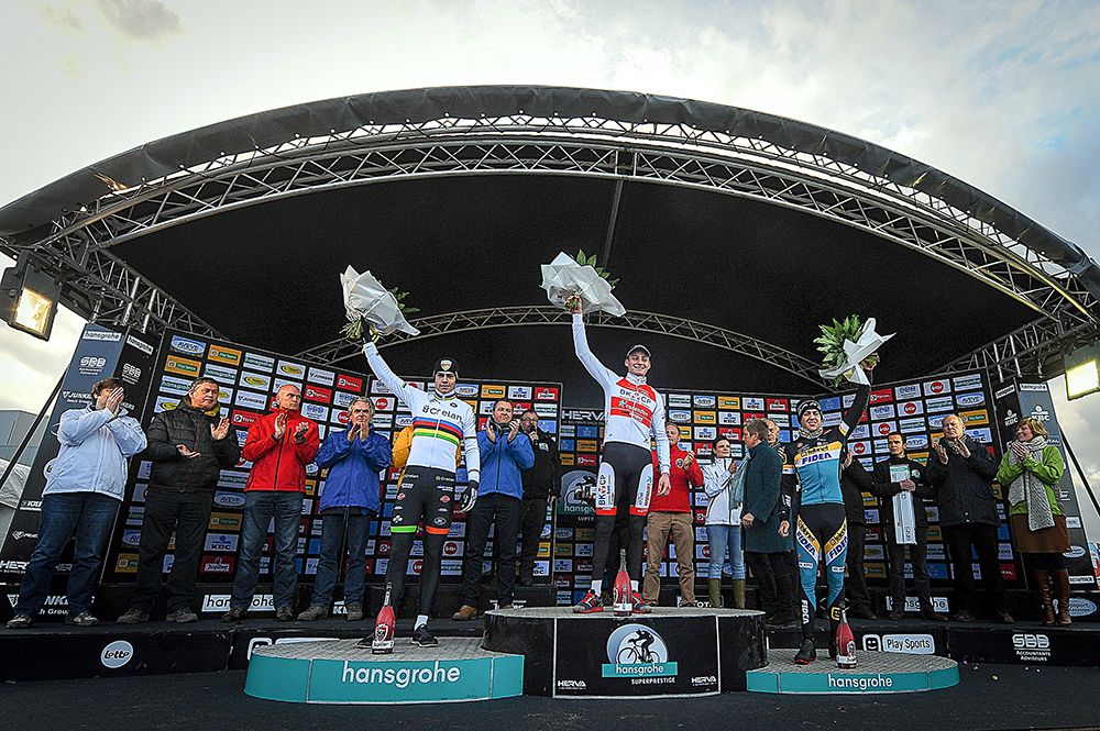 Mathieu van der Poel on the podium with Van Aert and Meeusen at Superprestige Hoogstraten