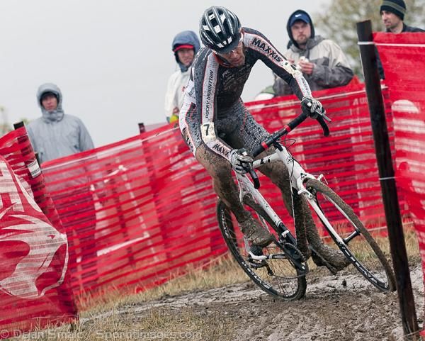Geoff Kabush (Maxxis-Rocky Mountain) put his technical skills to use.