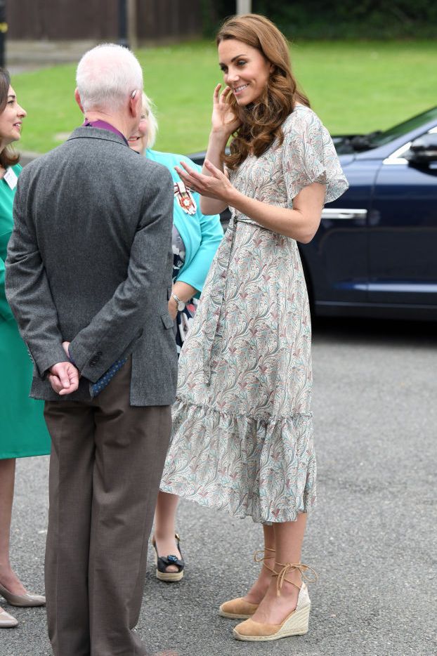 the duchess of cambridge joins photography workshop with action for children