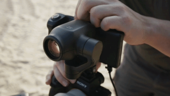 RocXZoom camera GIF of camera being attached to RocXZoom Gimbal and mirrorless camera