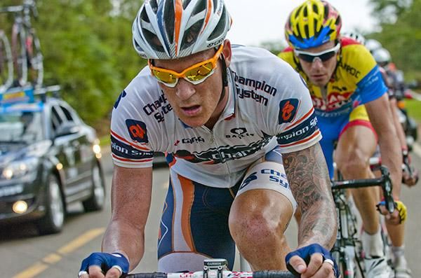 Deon Locke (Champion Systems) leads Florian Salzinger (Atlas Personal-Jakroo) with Alexander Schmitt (Team Eddy MerckxIndeland) partly obscured in their daring breakaway.