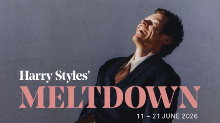 A photo of Harry Styles.