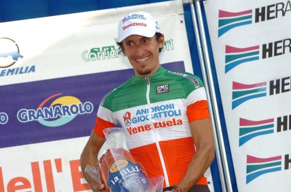 Franco Pellizotti (Androni Giocattoli) with the prize for third