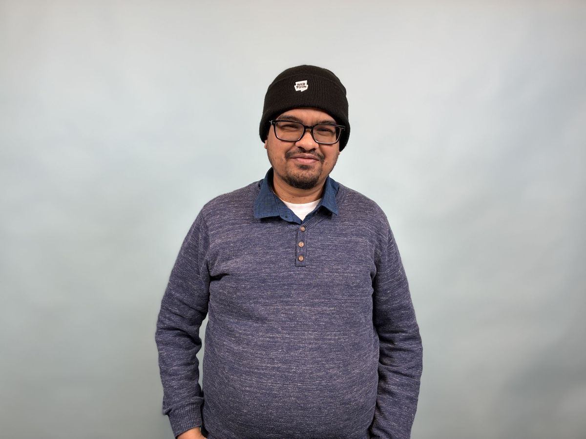 Apple iPhone 16e portrait sample.