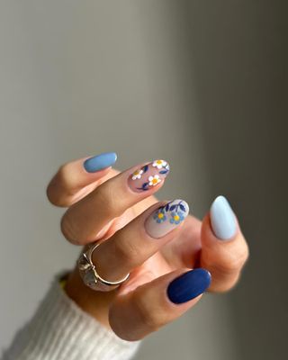 flower-nails-306706-1681371027080-main