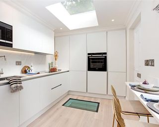 Skinny home in Notting Hill, London