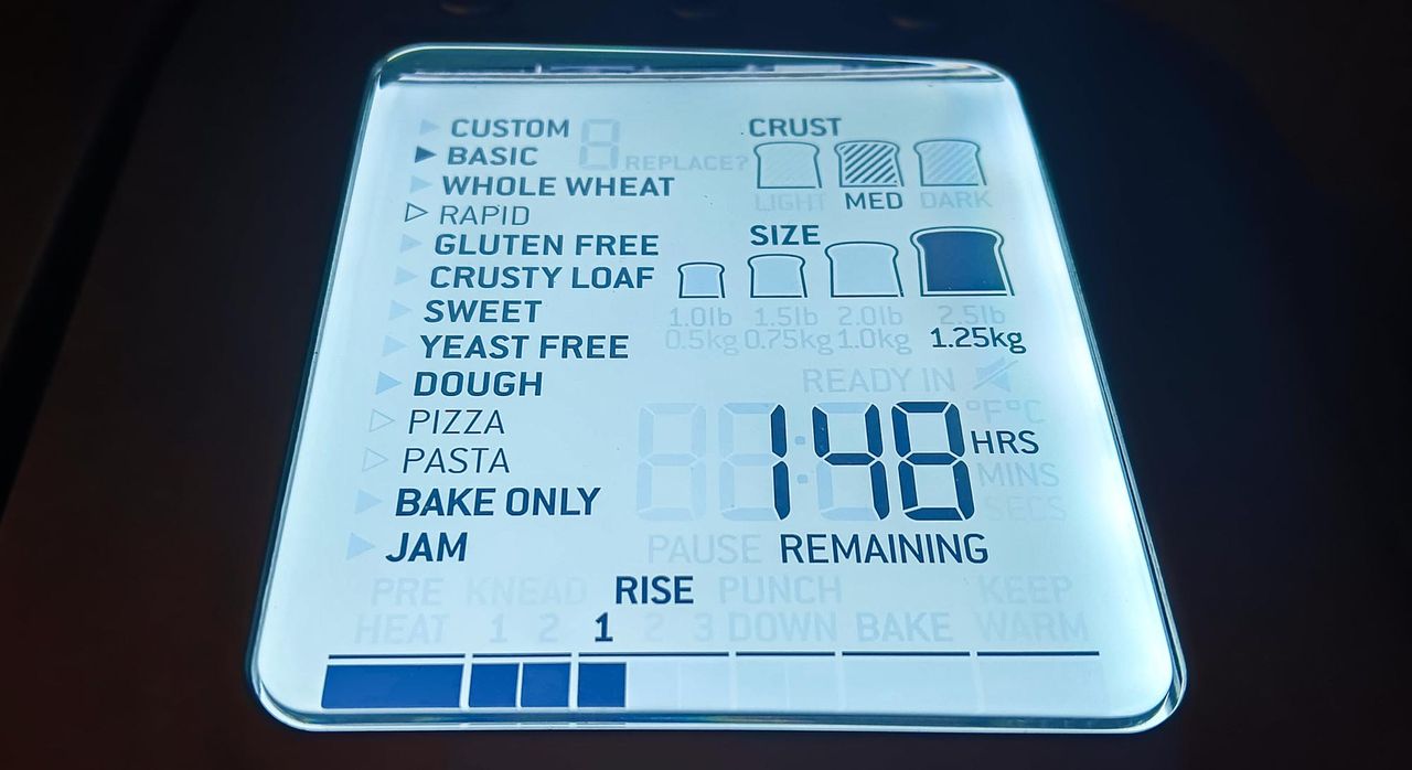Breville The Custom Loaf LCD display
