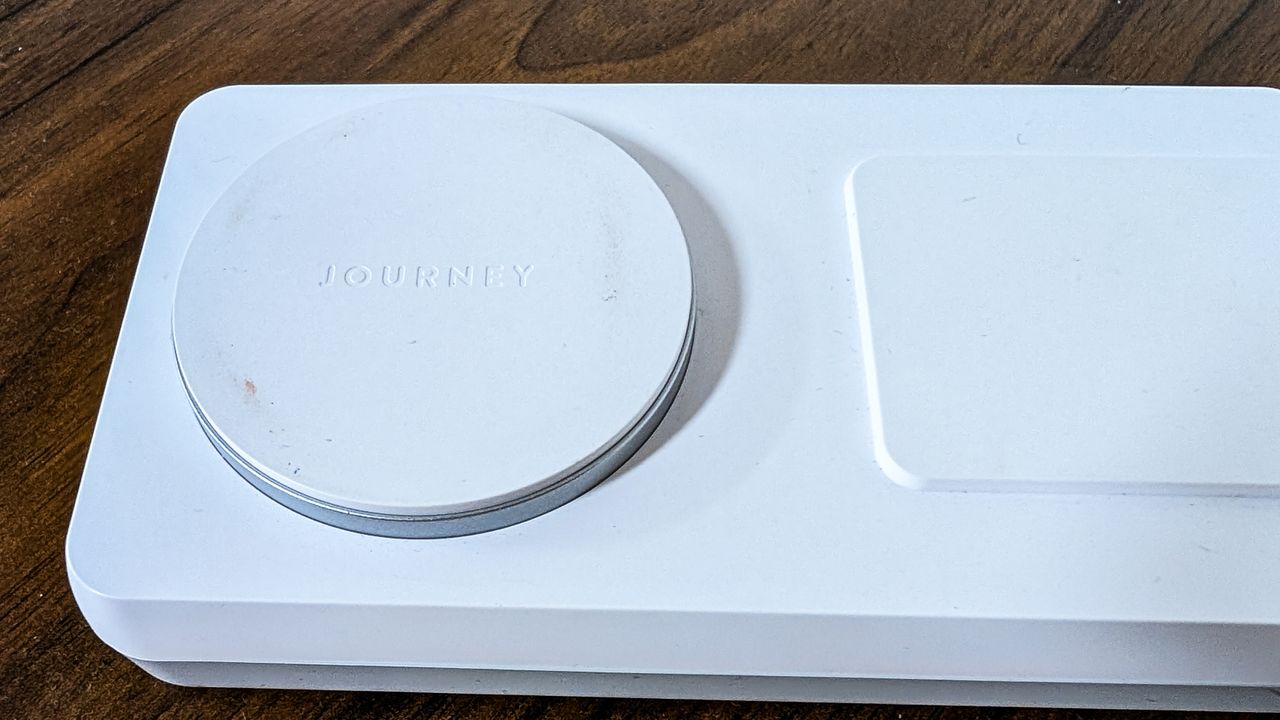 The MagSafe charging pad on the Journey Glyde 4-in-1 travel charger