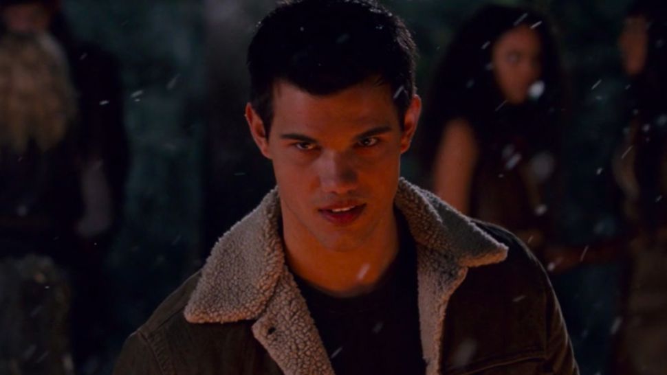 As Rumors Swirl About Savannah Chrisley Joining DWTS, I’m Way More Intrigued By The Thought Of A Twilight Alum Joining