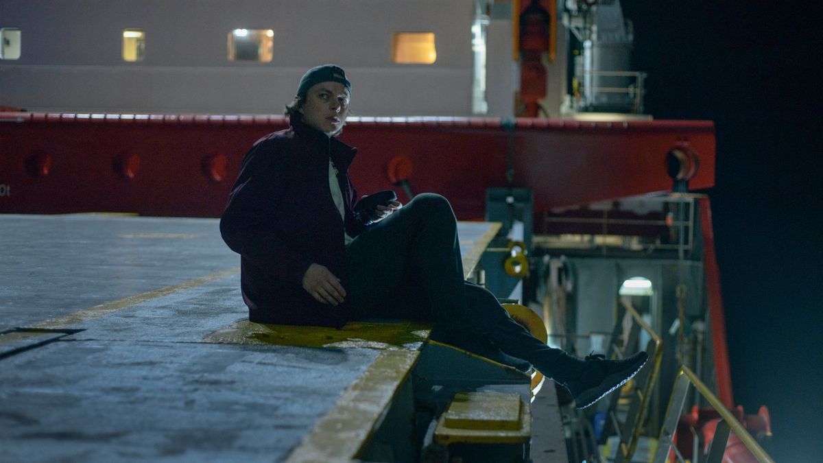 Dane DeHaan as Chris Lynnwood
