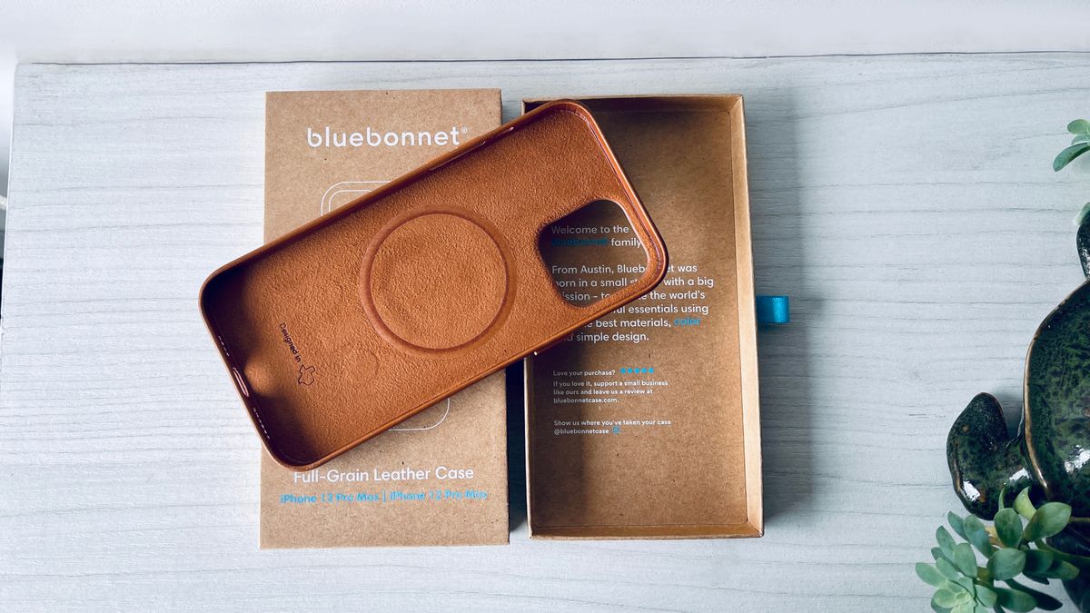 Bluebonnet Leather MagSafe Wallet