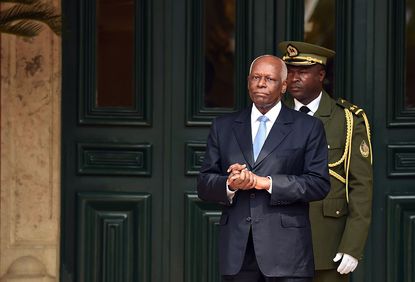 Angola's Jose Eduardo dos Santos says he will step down, after 40 years in power
