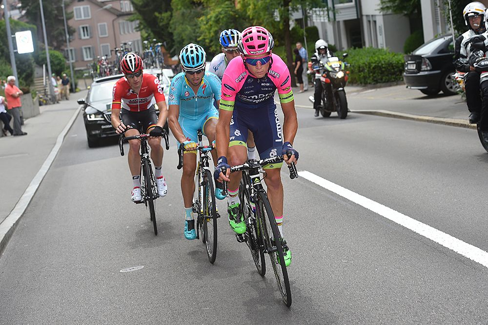 Lampre-Merida leads the breakaway