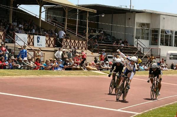 Shane Perkins took an easy victory in the UCI Skilled sprint.