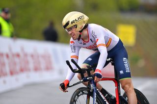 Spanish champion Ion Izagirre rode to tenth place
