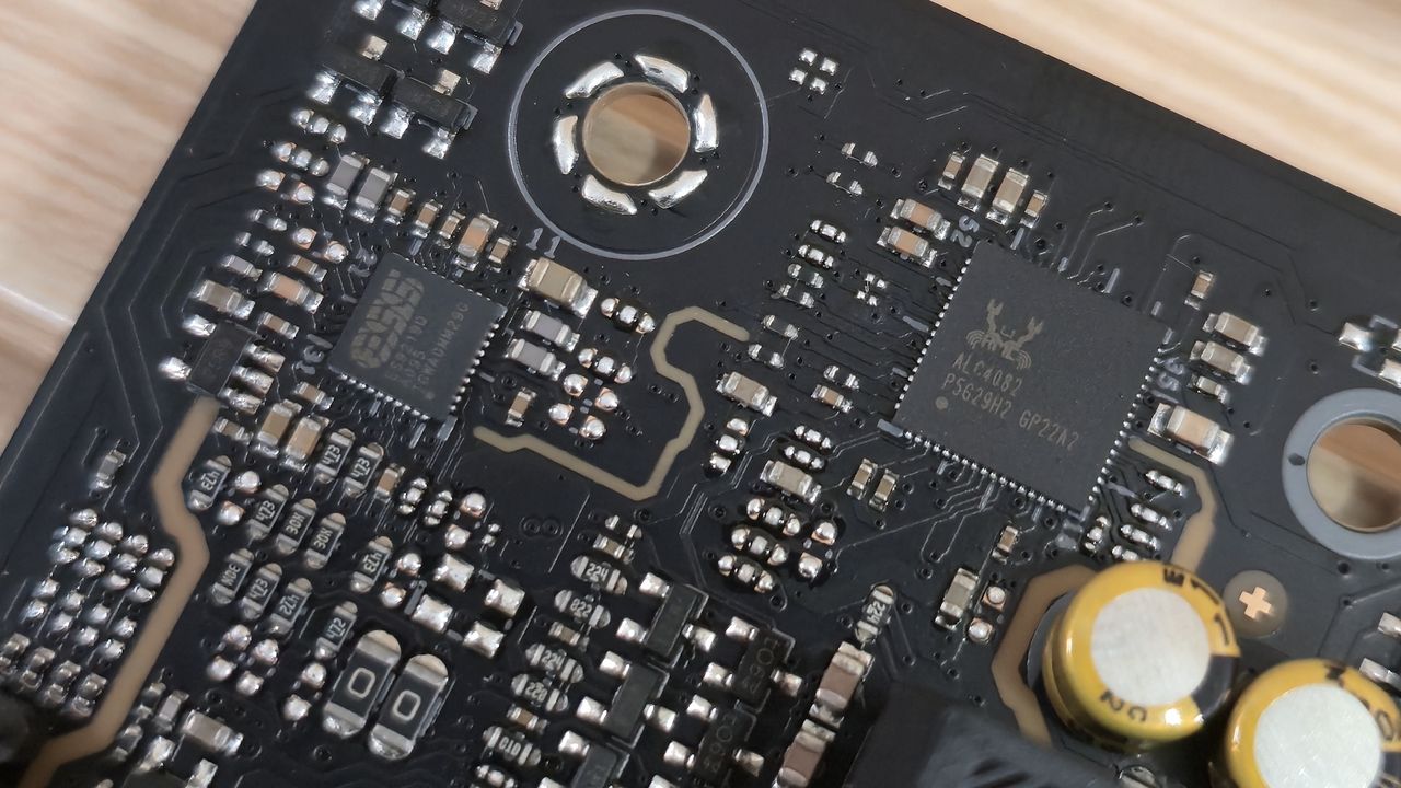 Asus ROG Crosshair 2006 - ICs