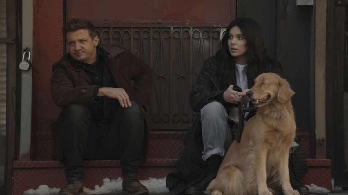 Clint Barton, Kate Bishop and Pizza Dog in Hawkeye episode 3