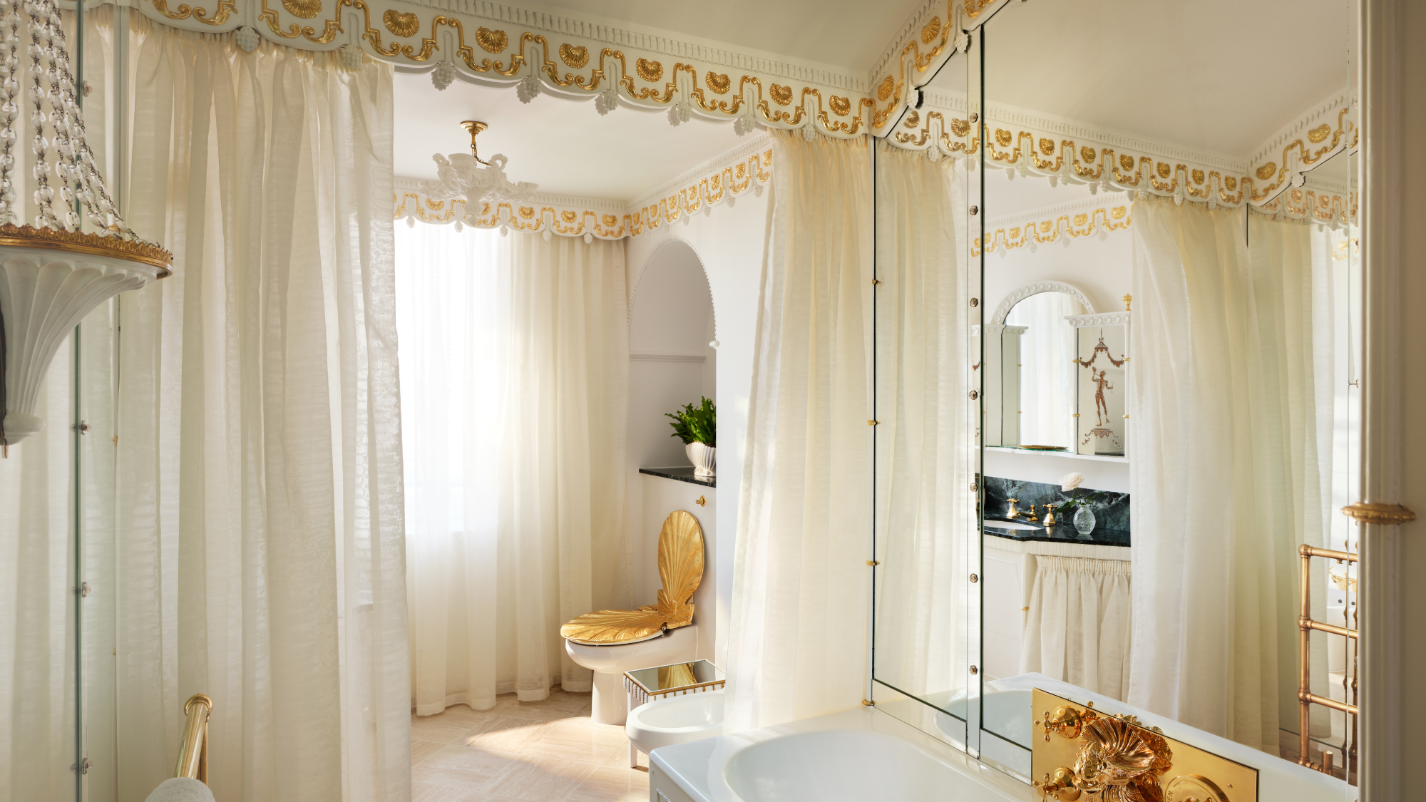 The bathroom at the Oliver Messel Suite