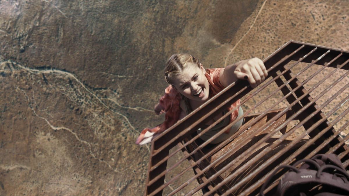 Virginia Gardner as Shiloh Hunter in