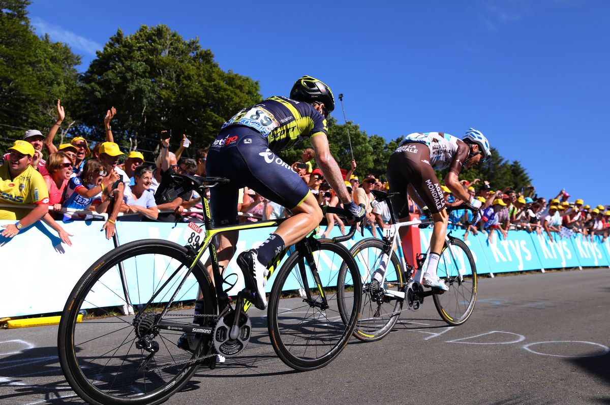 Simon Yates (Orica-Scott) tracking Romain Bardet