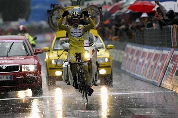The first for Iban Mayo (Saunier Duval-Prodir) in the Giro, in 2007 and for his new team.