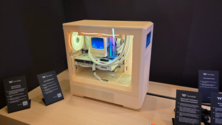 Thermaltake 80s retro-style cases