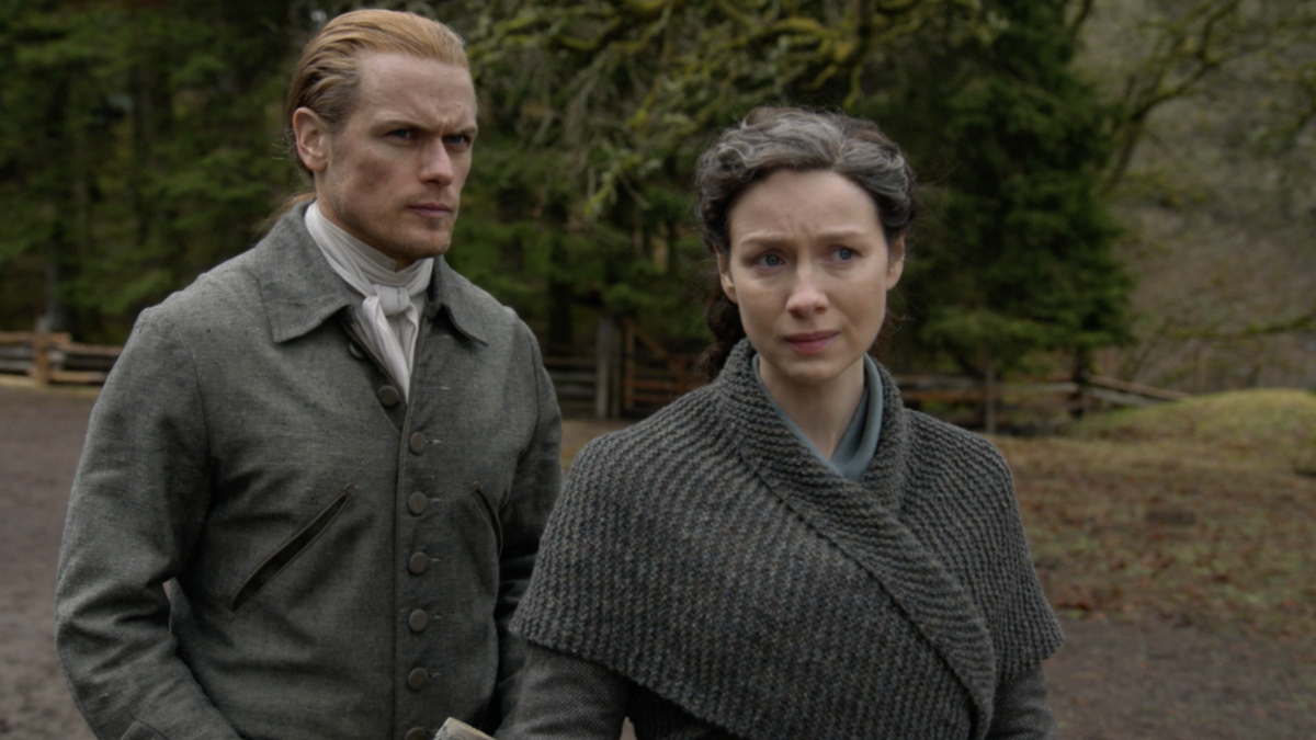 outlander season 6 trailer claire and jamie on a cart