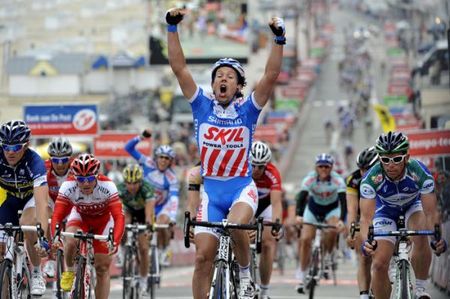 Kenny Robert Van Hummel (Skil - Shimano) celebrates his stage victory in Knokke-Heist.