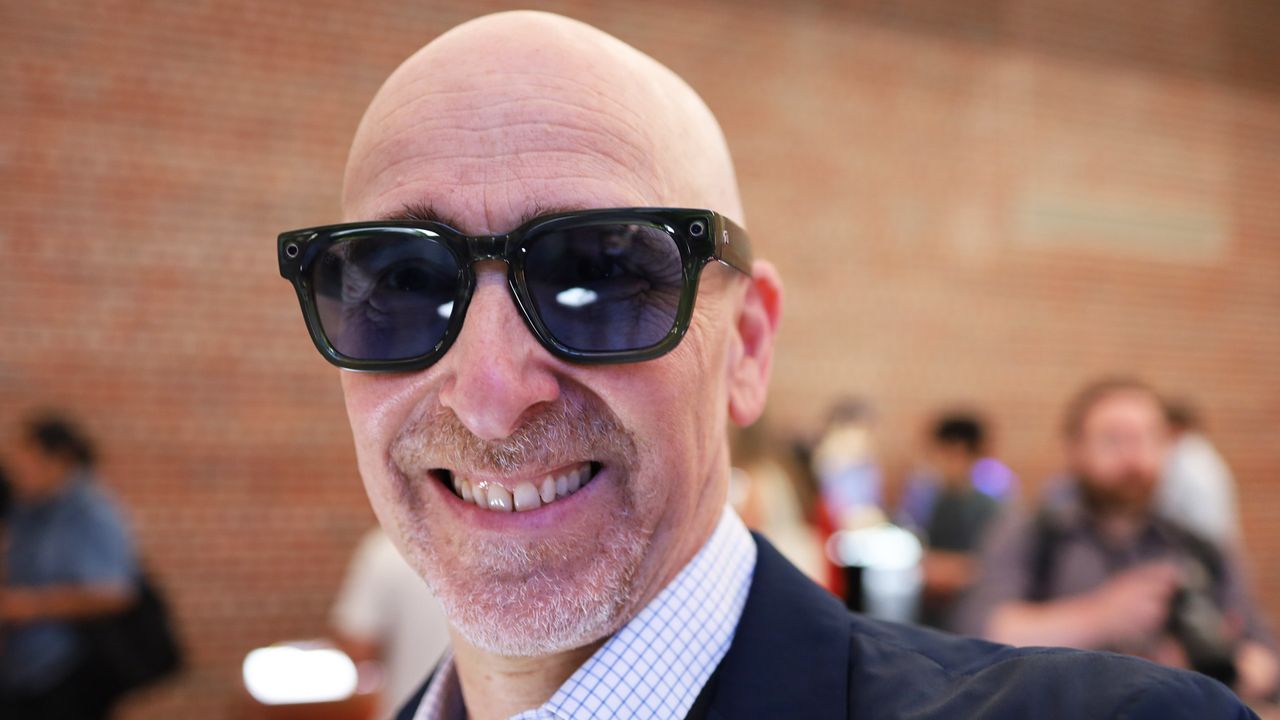 Meta Essilor Luxottica AI Glasses