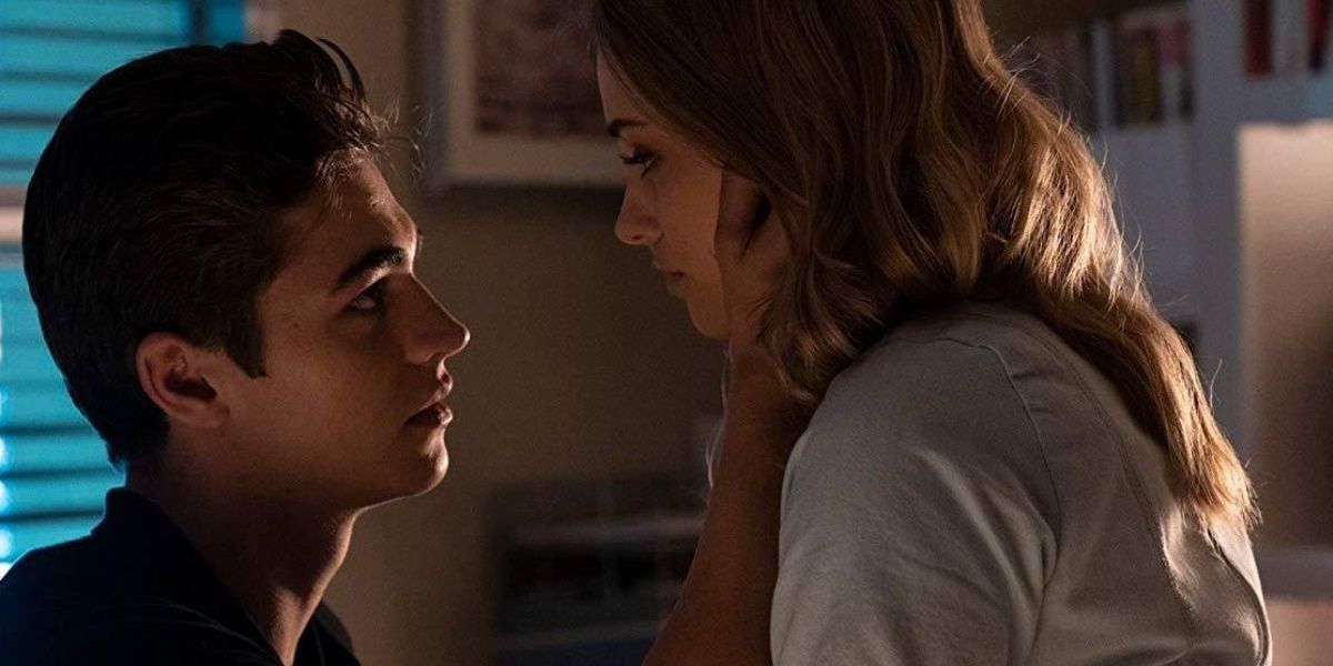 After We Collided Stars Josephine Langford And Hero Fiennes Tiffin Share Sweet Moment As Two